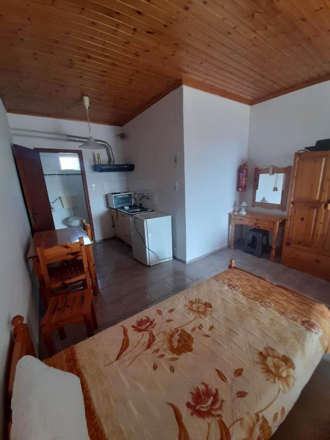 Christina Sunny Rooms Лутса Экстерьер фото