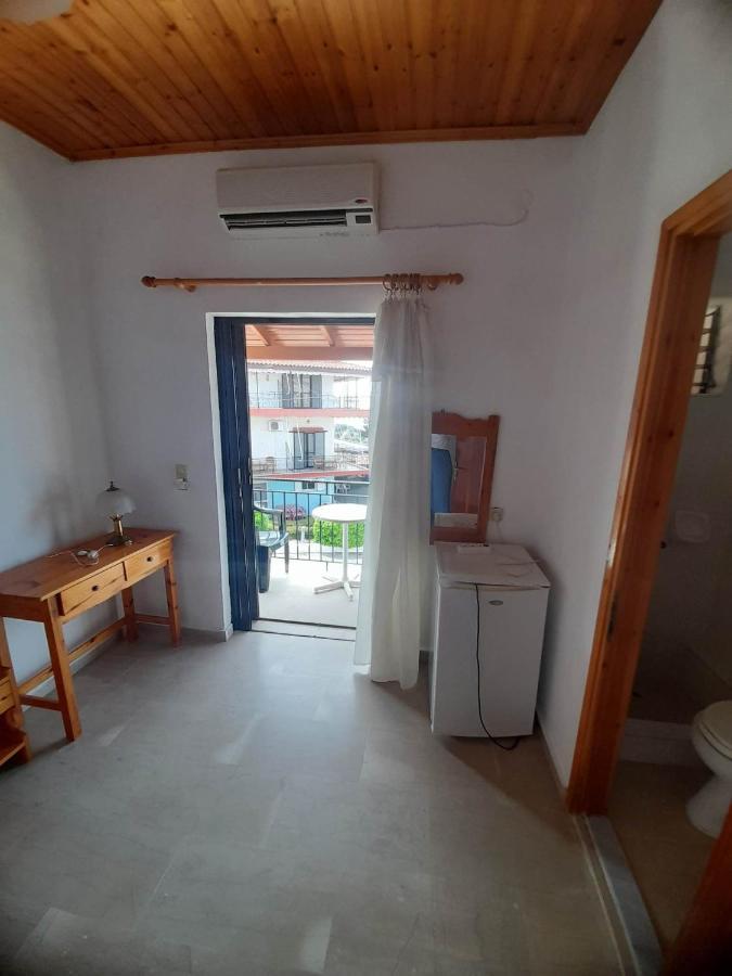 Christina Sunny Rooms Лутса Экстерьер фото